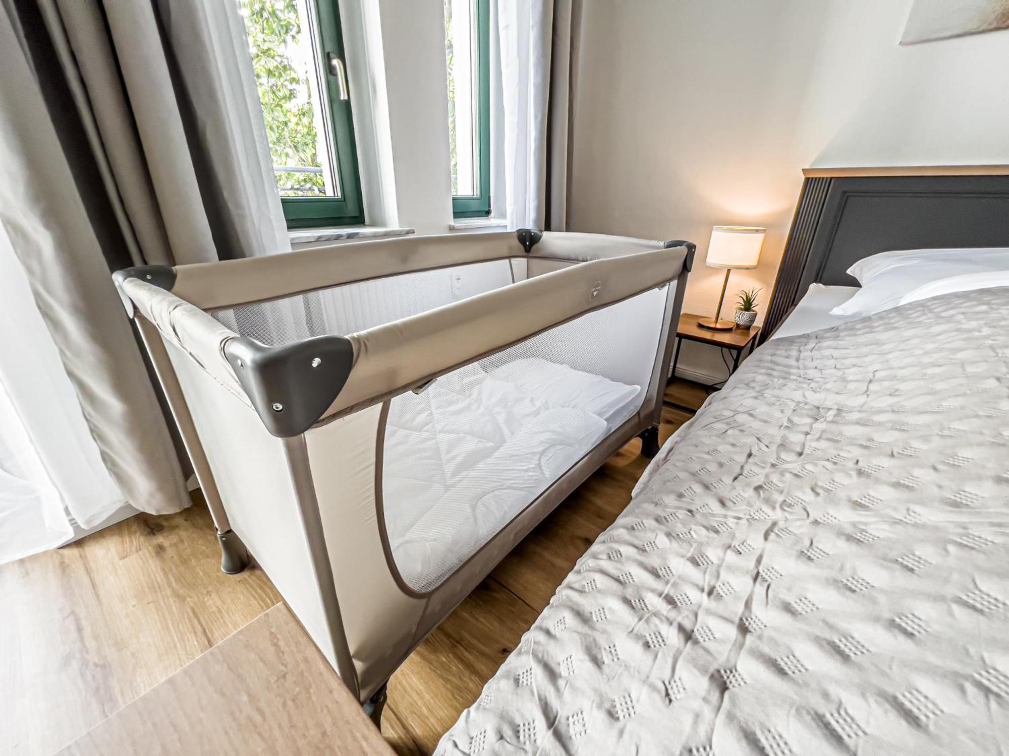 Grosse 3 Schlafzimmer Unterkunft Mit Kueche, Bad, Waschmaschine & Balkon Am Zoo Leipzig Extérieur photo