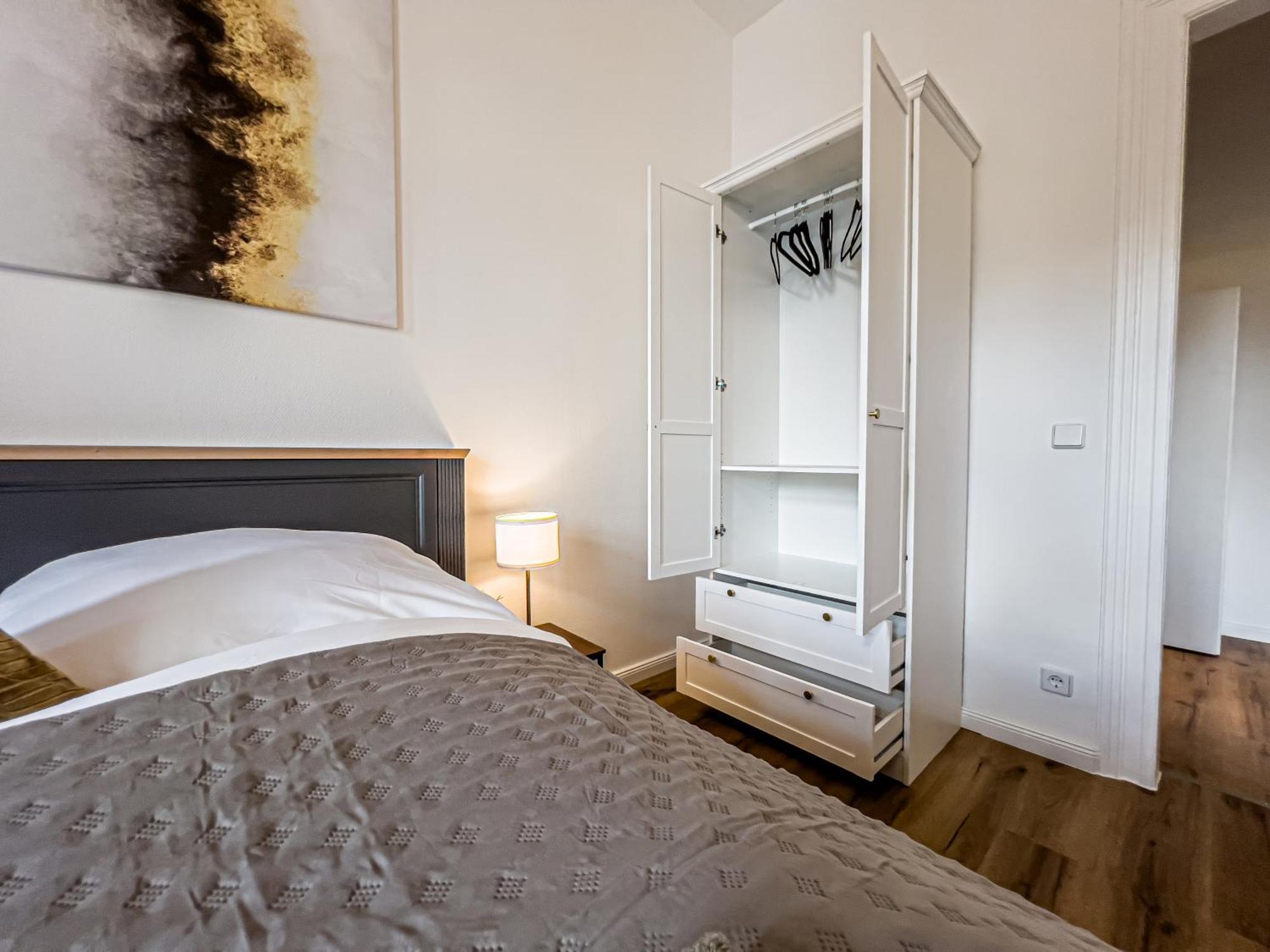 Grosse 3 Schlafzimmer Unterkunft Mit Kueche, Bad, Waschmaschine & Balkon Am Zoo Leipzig Extérieur photo