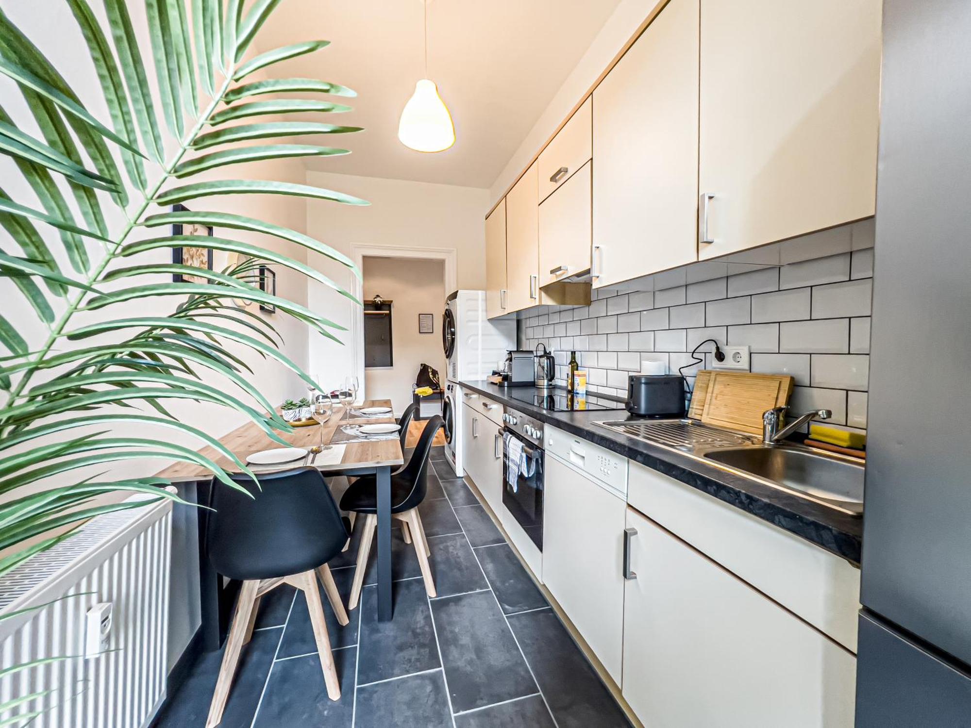 Grosse 3 Schlafzimmer Unterkunft Mit Kueche, Bad, Waschmaschine & Balkon Am Zoo Leipzig Extérieur photo