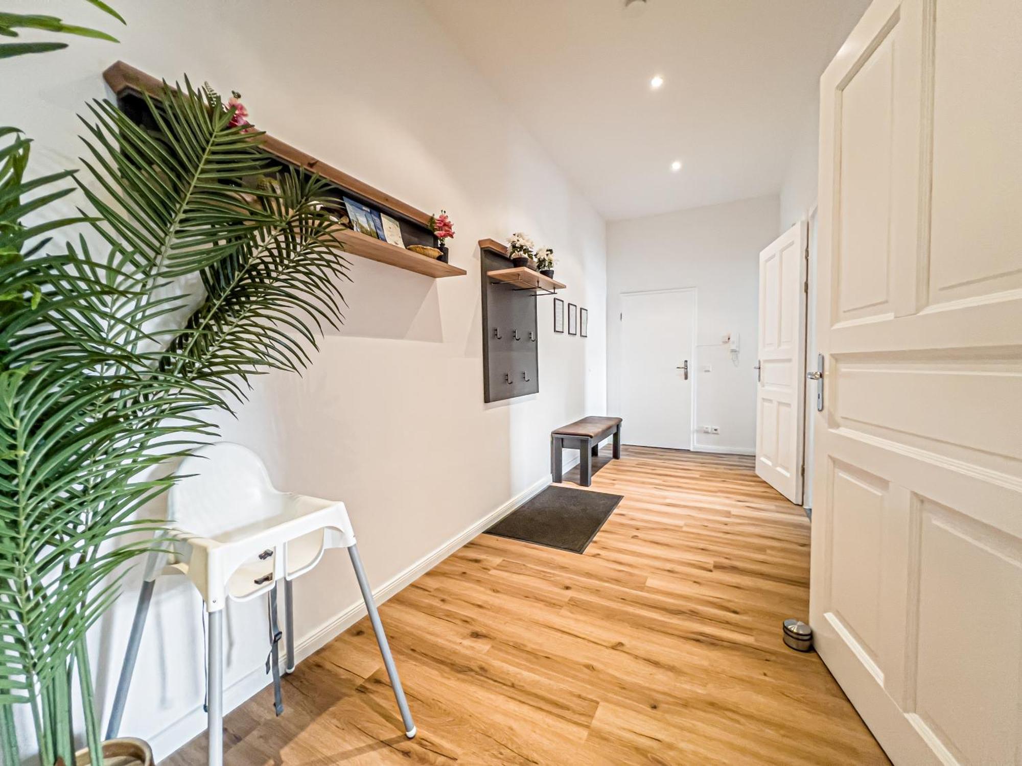 Grosse 3 Schlafzimmer Unterkunft Mit Kueche, Bad, Waschmaschine & Balkon Am Zoo Leipzig Extérieur photo